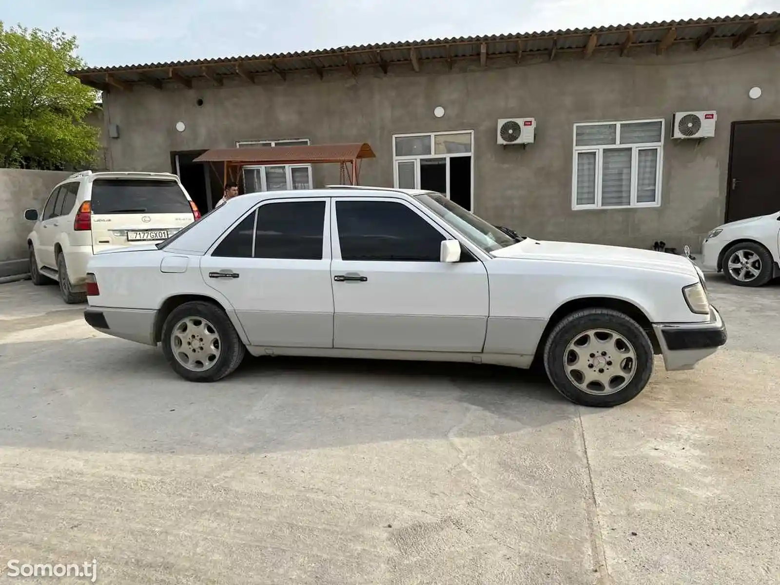 Mercedes-Benz E class, 1992-4