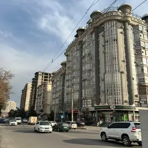 2-комн. квартира, 3 этаж, 65 м², Фирдавси