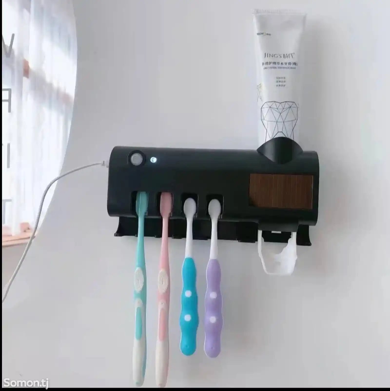 Дозатор зубной пасты со стерилизатором-2