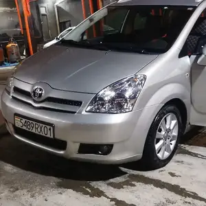 Toyota Verso, 2006