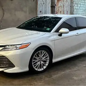 Toyota Camry, 2018