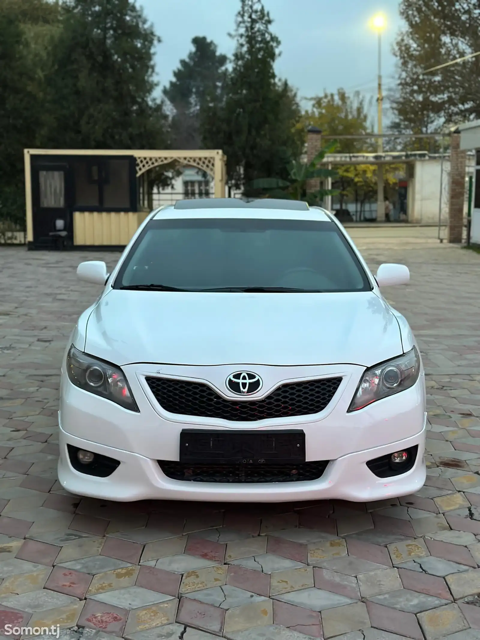 Toyota Camry, 2010-1