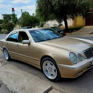 Mercedes-Benz E class, 2001