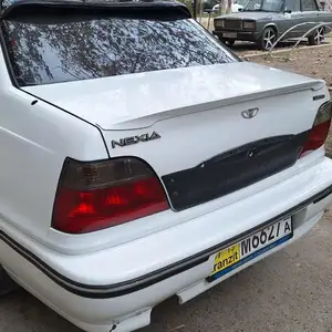 Daewoo Nexia, 1996