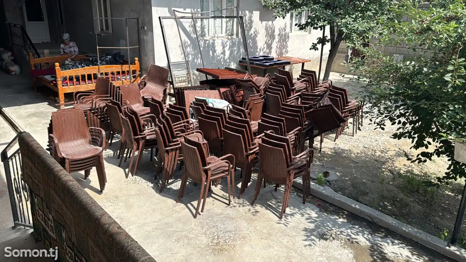 Столы и стулья для кафе-11
