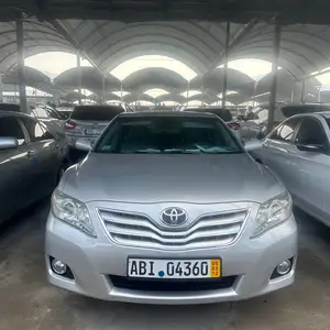 Toyota Camry, 2010