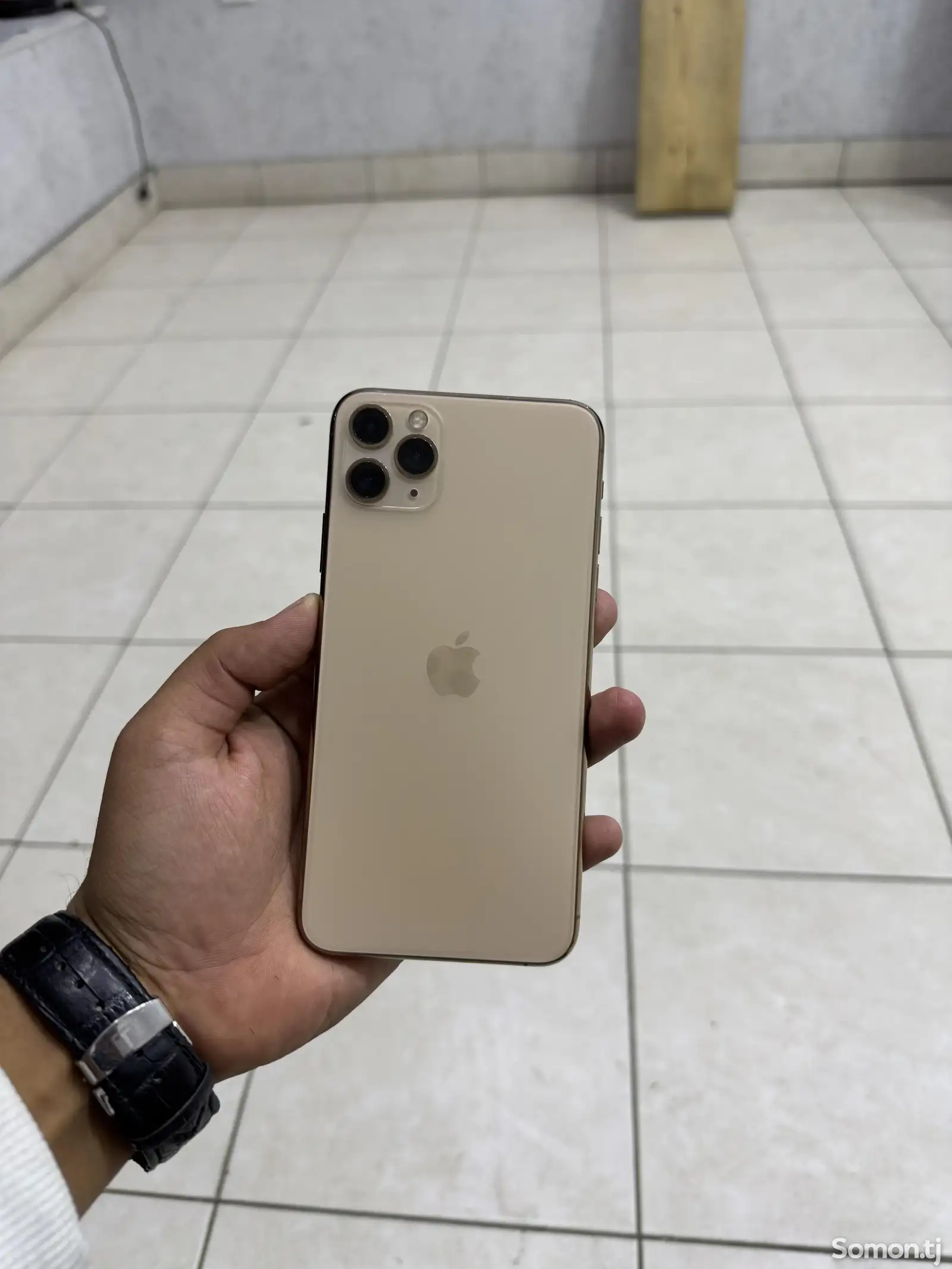 Apple iPhone 11 Pro Max, 256 gb, Gold-1