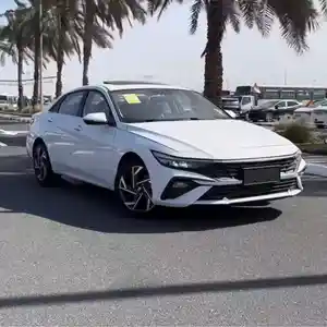 Hyundai Elantra, 2024