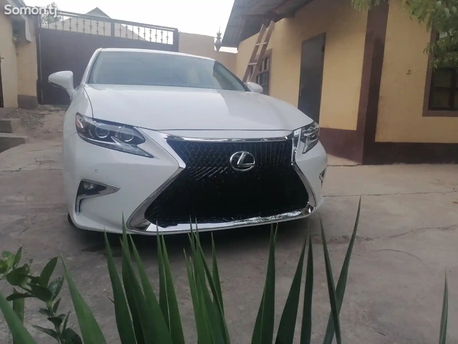 Lexus ES series, 2015-11