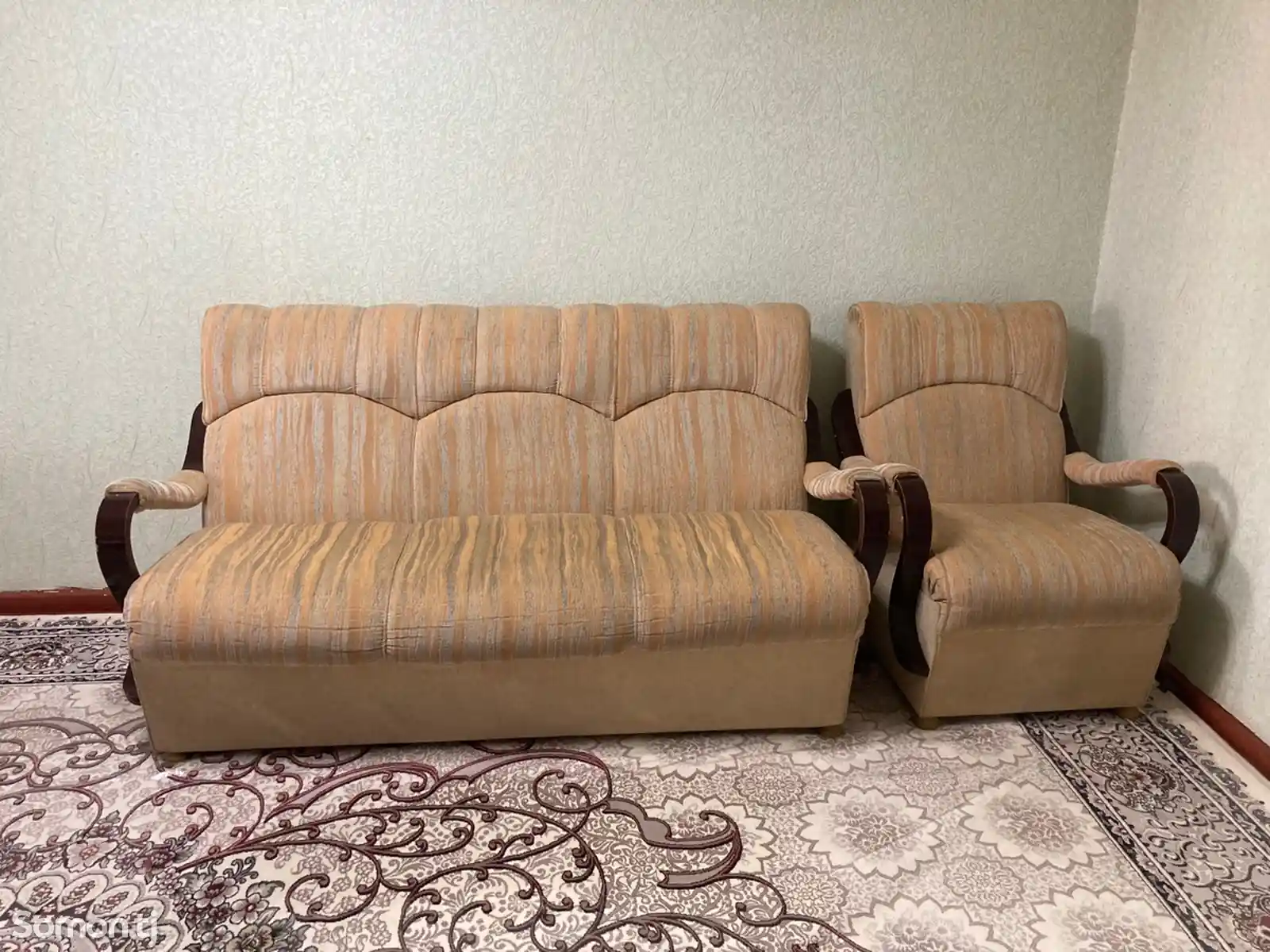 Двойка диван и кресла-1