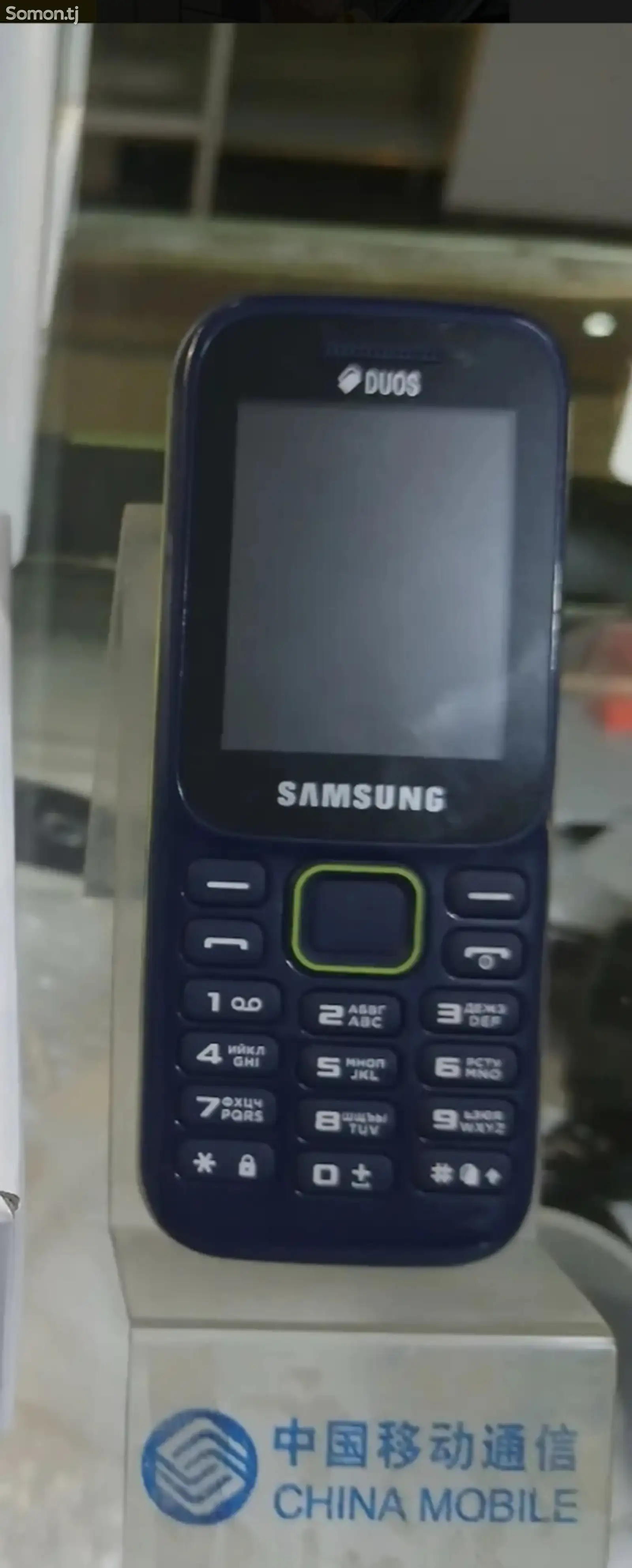 Кнопочный телефон Samsung-1