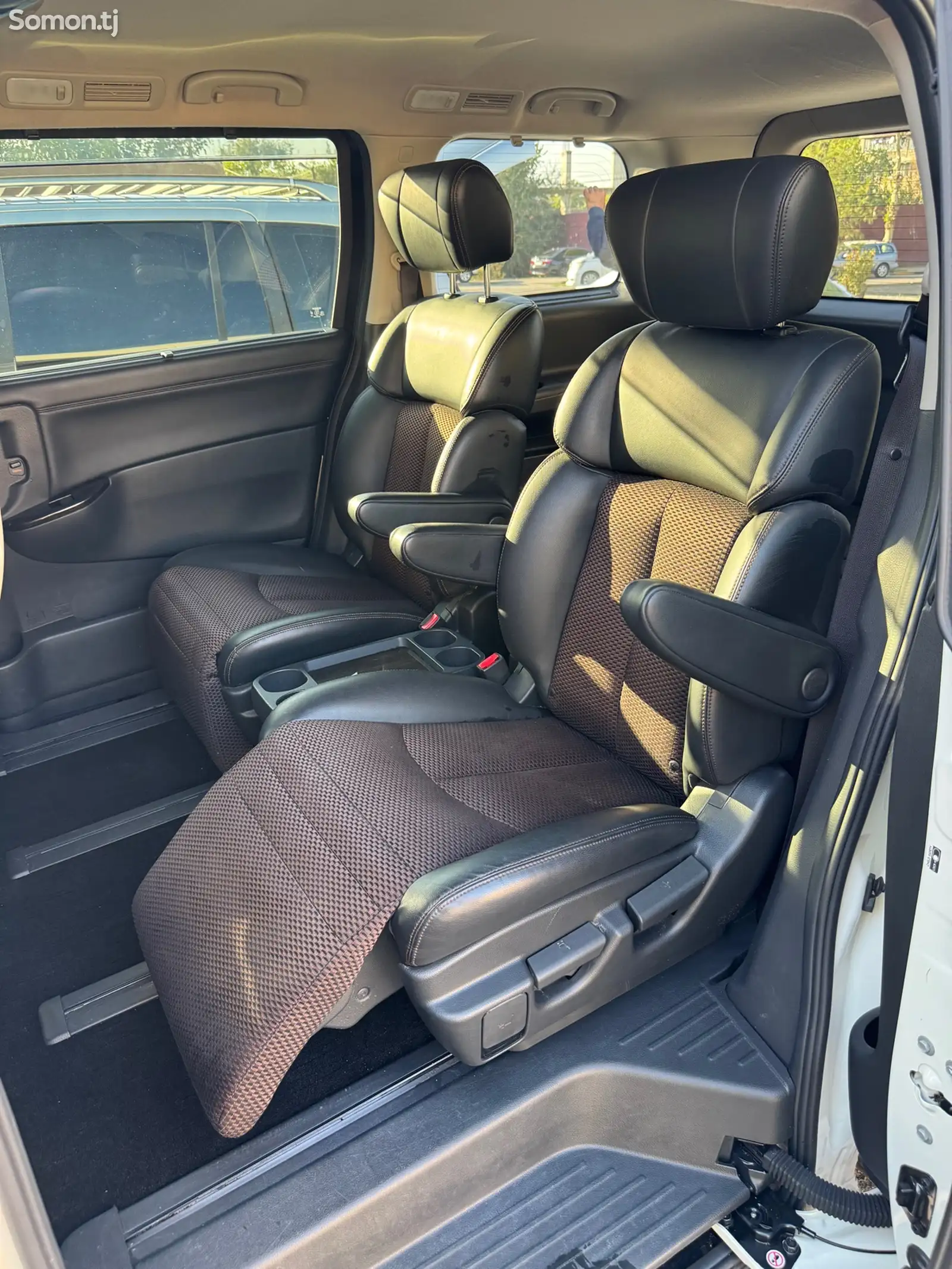 Nissan Elgrand, 2014-9