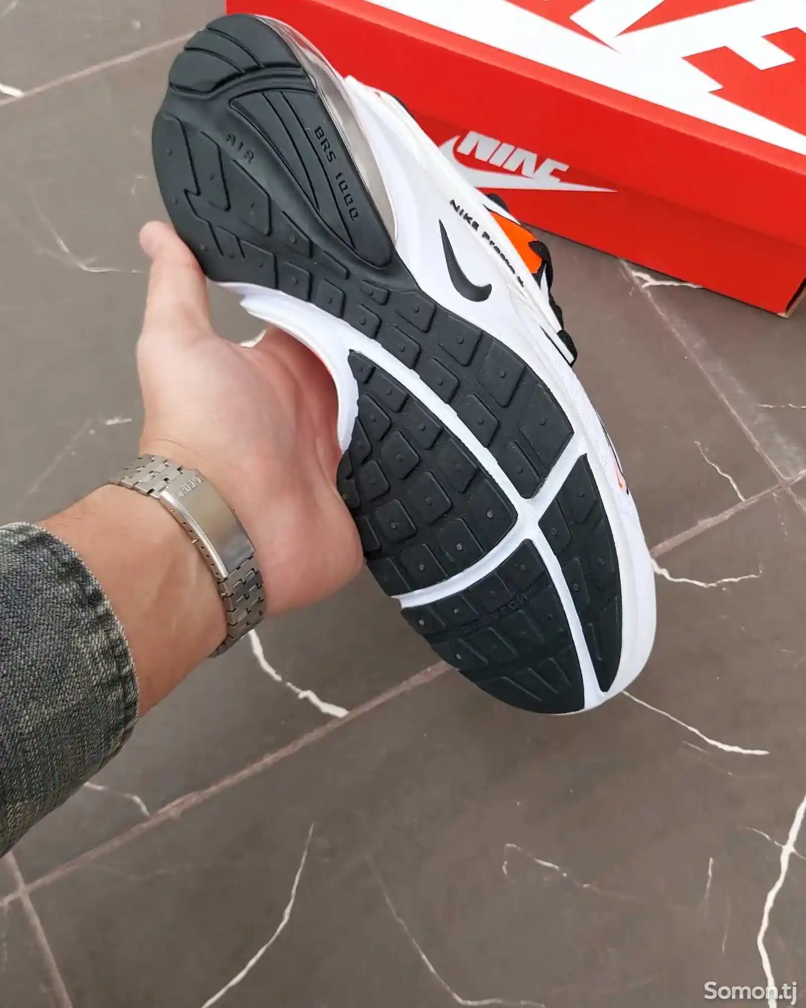 Кроссовки Nike-4