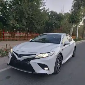 Toyota Camry, 2018