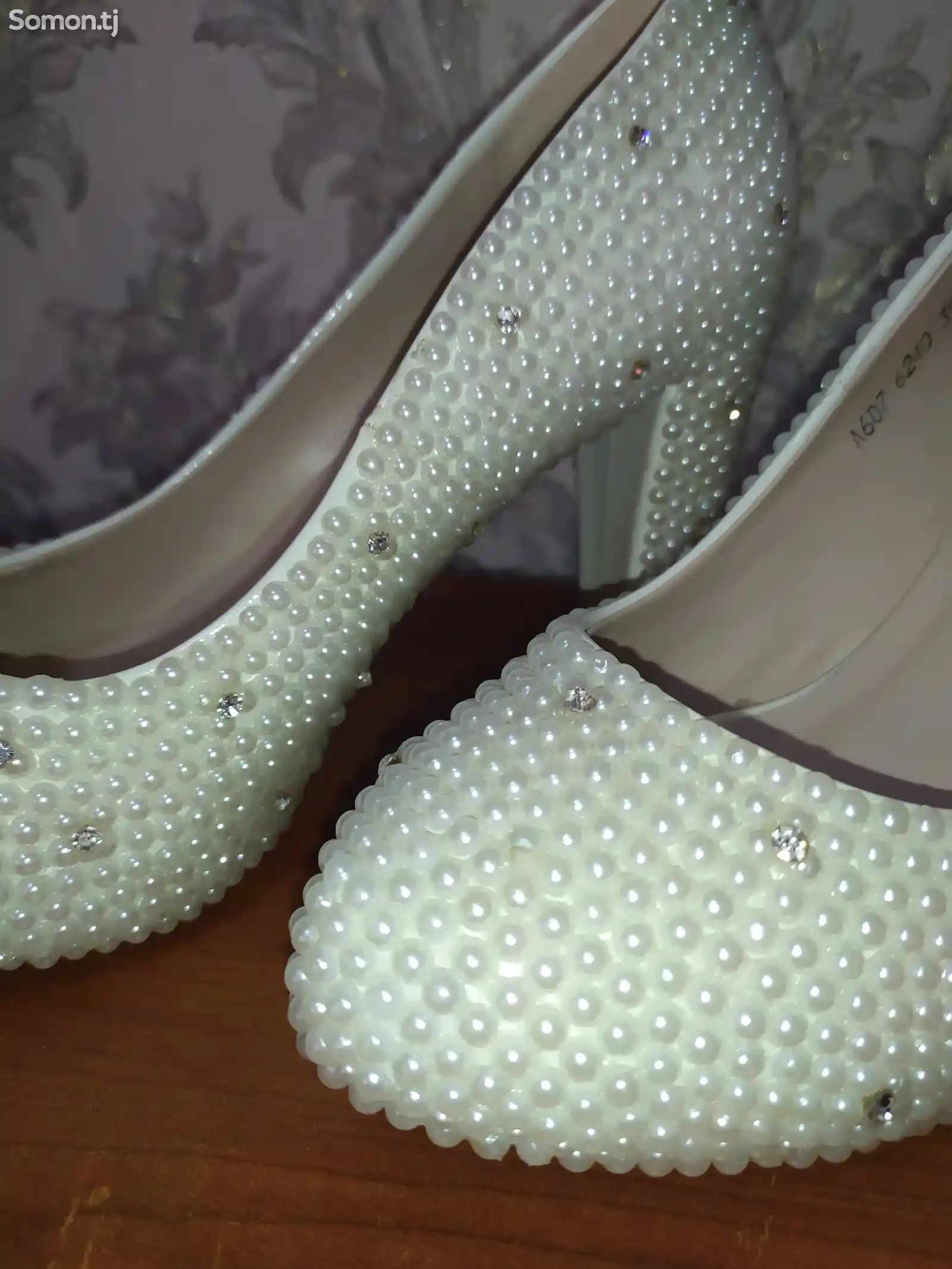 Белые Свадебные туфли с жемчужинами-3