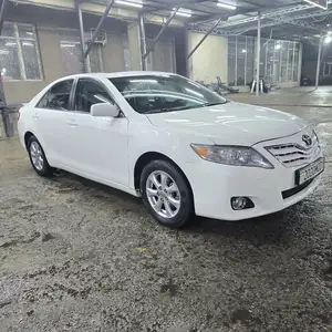 Toyota Camry, 2011