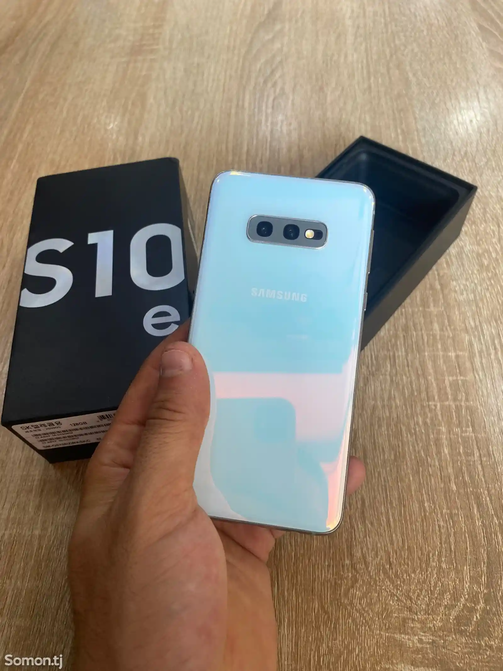 Samsung Galaxy S10e-1