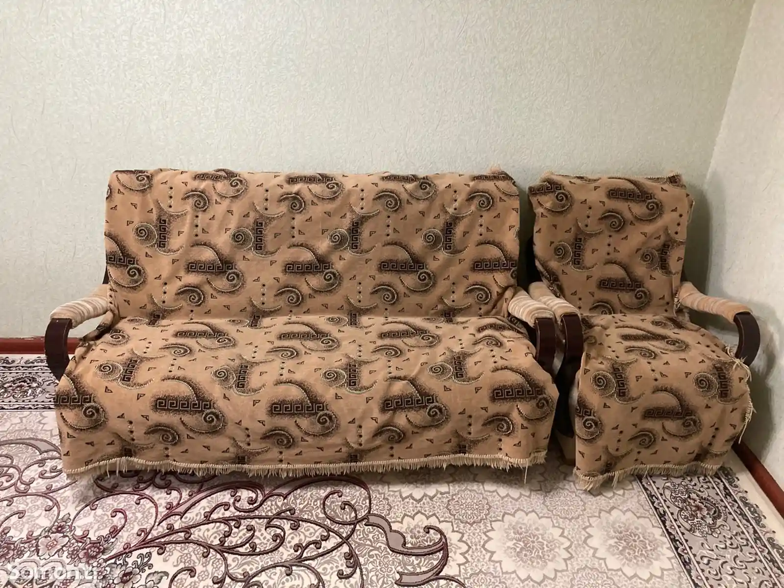 Двойка диван и кресла-4