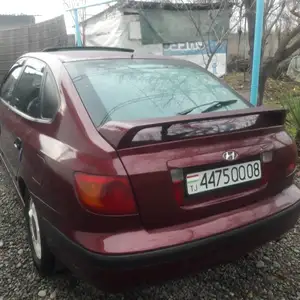 Hyundai Elantra, 2002