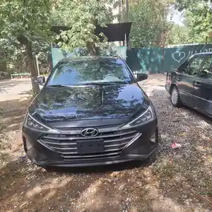 Hyundai Elantra, 2019