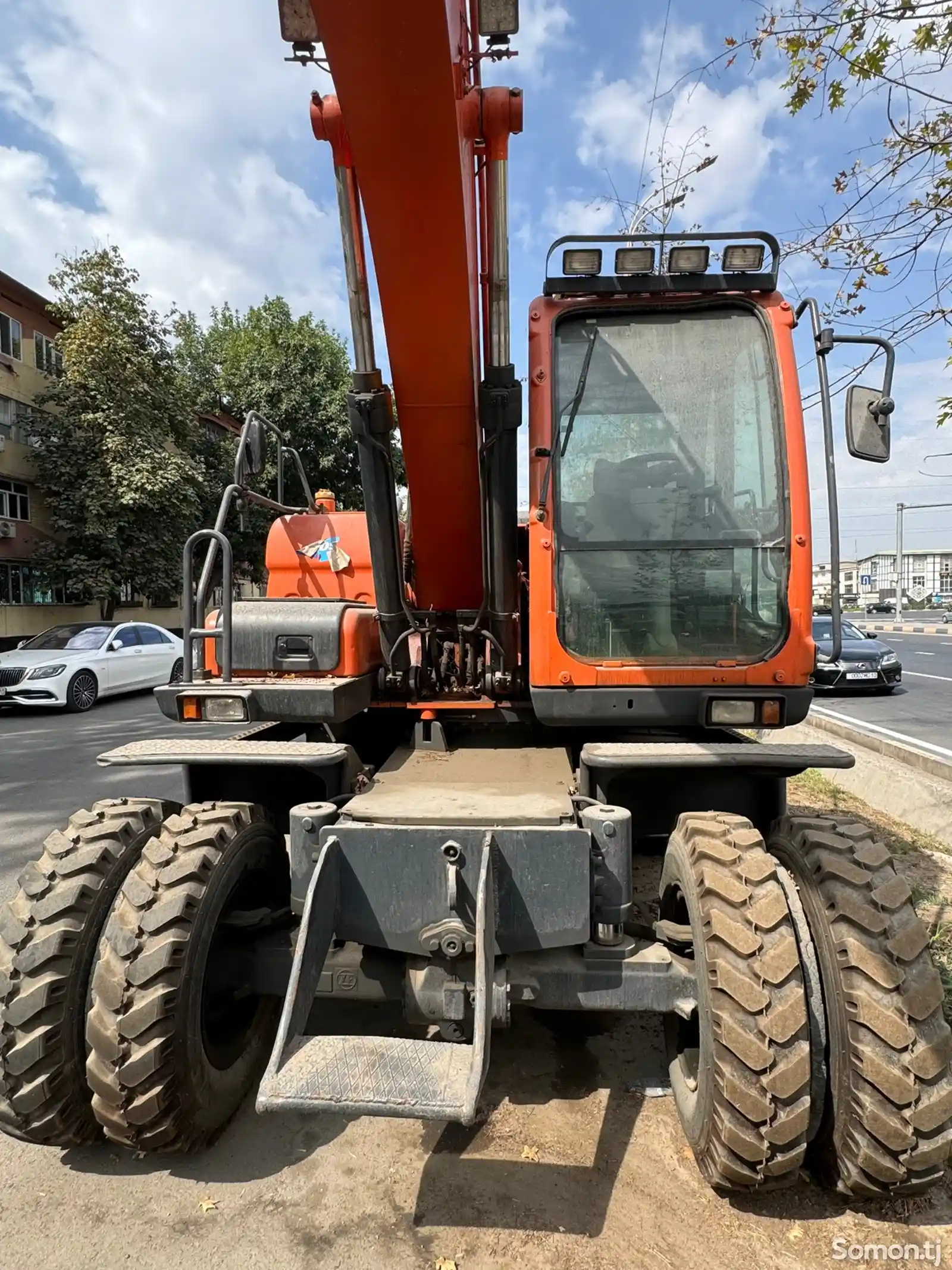 Экскаватор Doosan DX140W-7