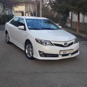 Toyota Camry, 2012