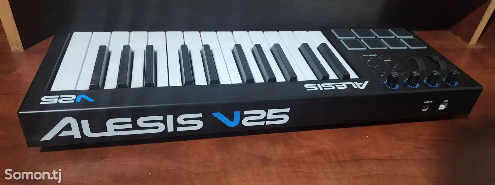 Миди Клавиатура Alesis V25-1