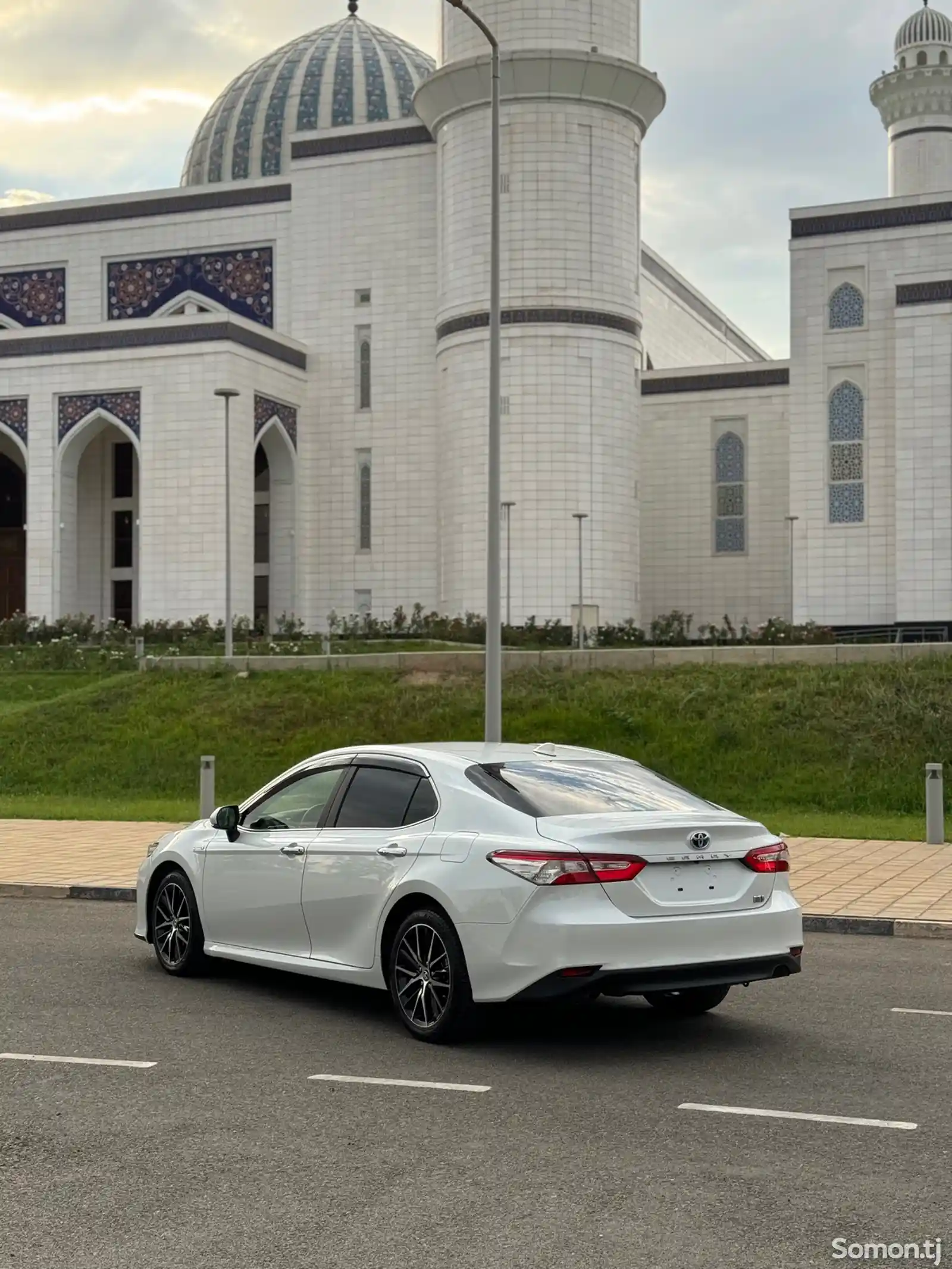 Toyota Camry, 2019-5