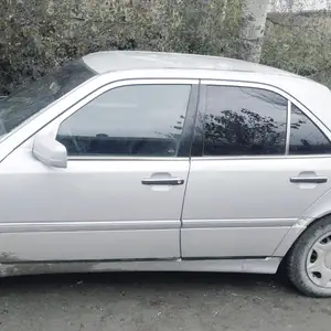 Mercedes-Benz C class, 1993