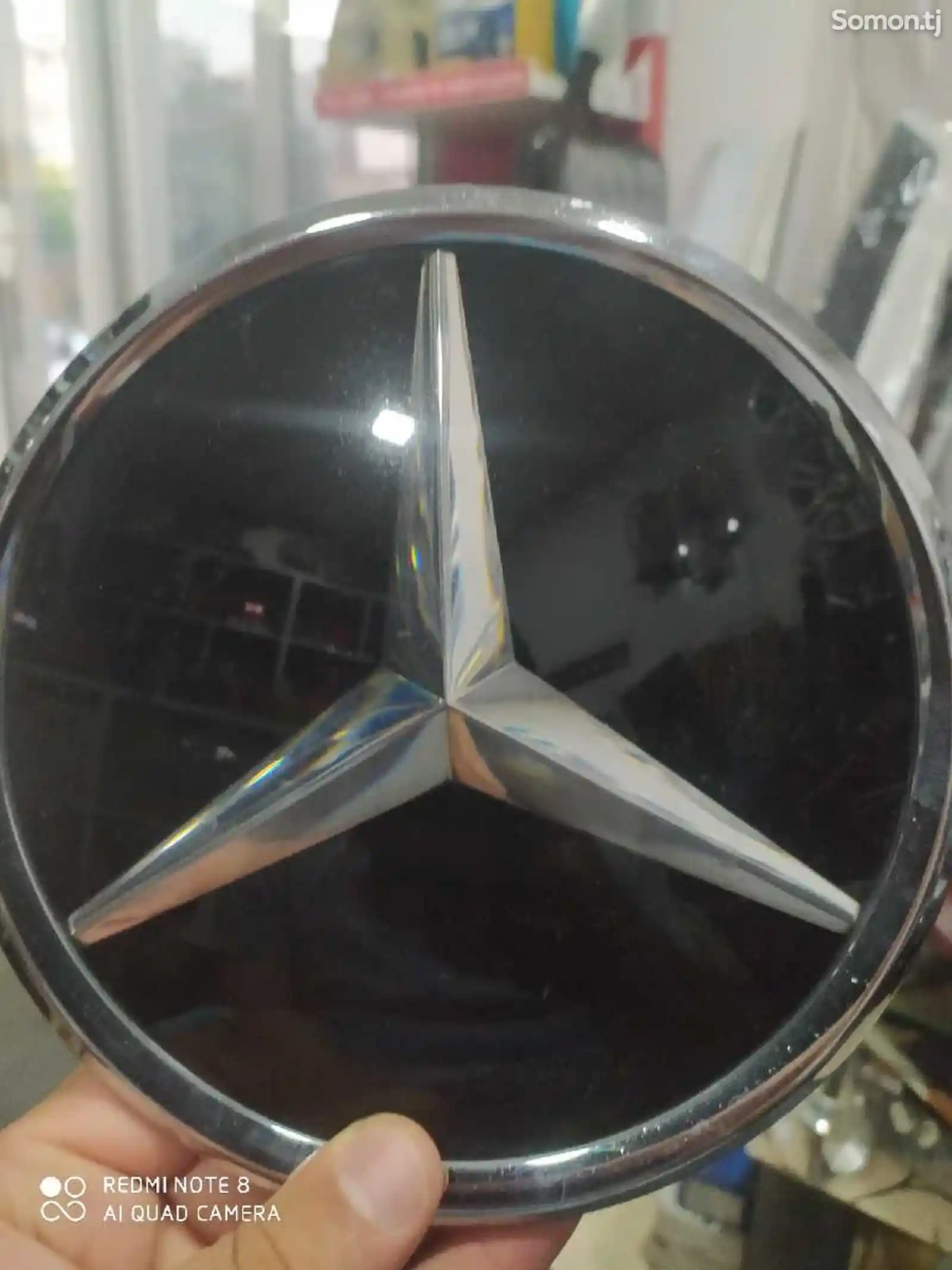 Эмблема от Mercedes-Benz-2