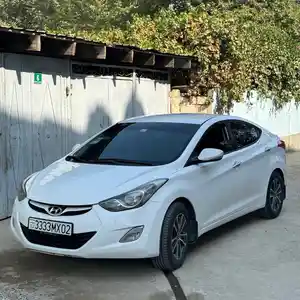 Hyundai Elantra, 2013