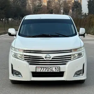 Nissan Elgrand, 2011