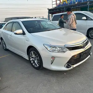 Toyota Camry, 2016