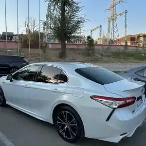 Toyota Camry, 2020