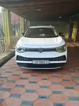 Volkswagen ID.6, 2022-2