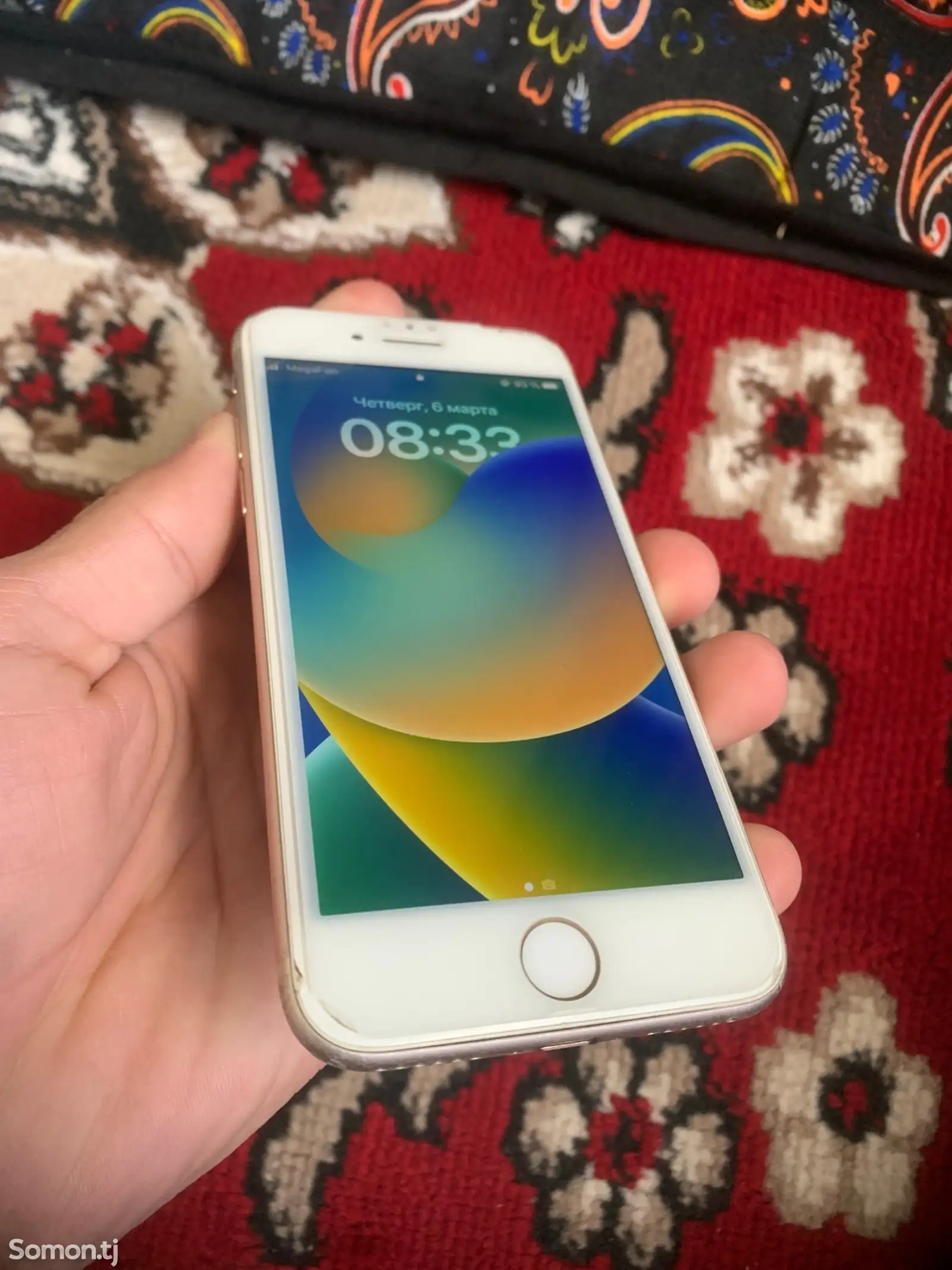 Apple iPhone 8, 64 gb, Gold-1