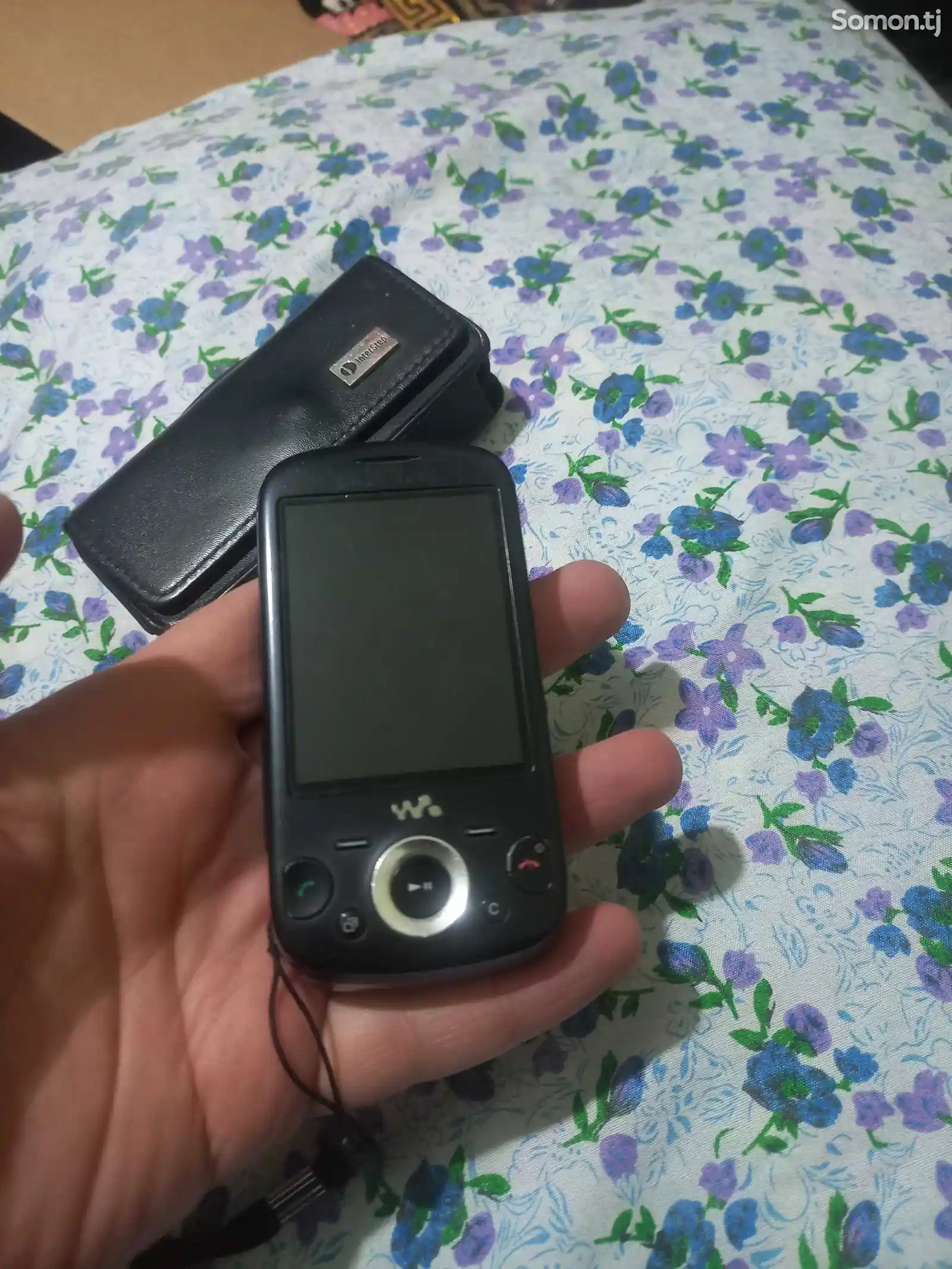 Телефон Sony Ericsson-1