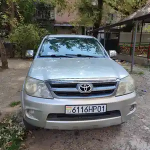 Toyota Fortuner, 2008