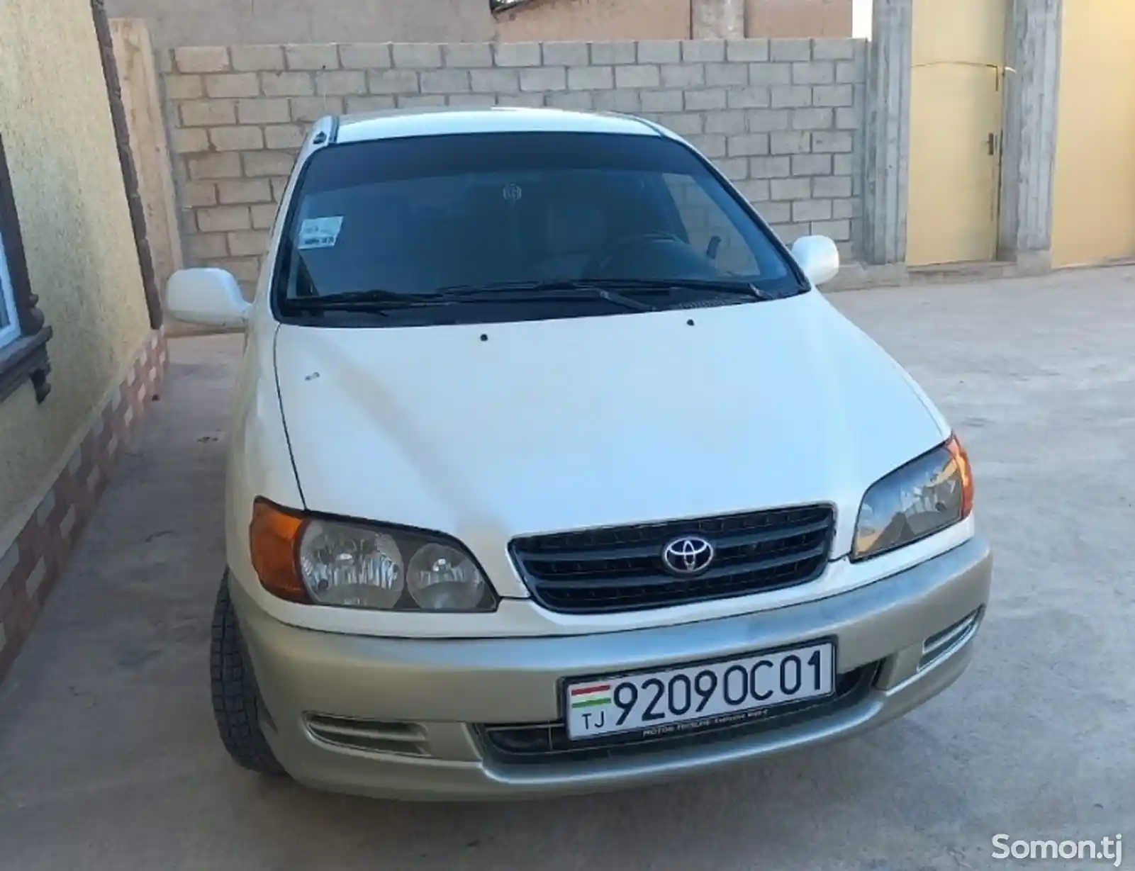 Toyota Ipsum, 1998-9