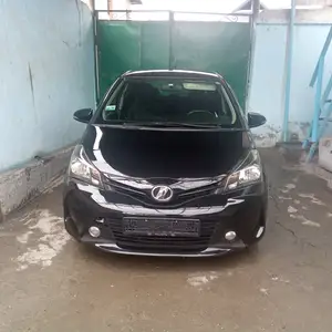 Toyota Vitz, 2014