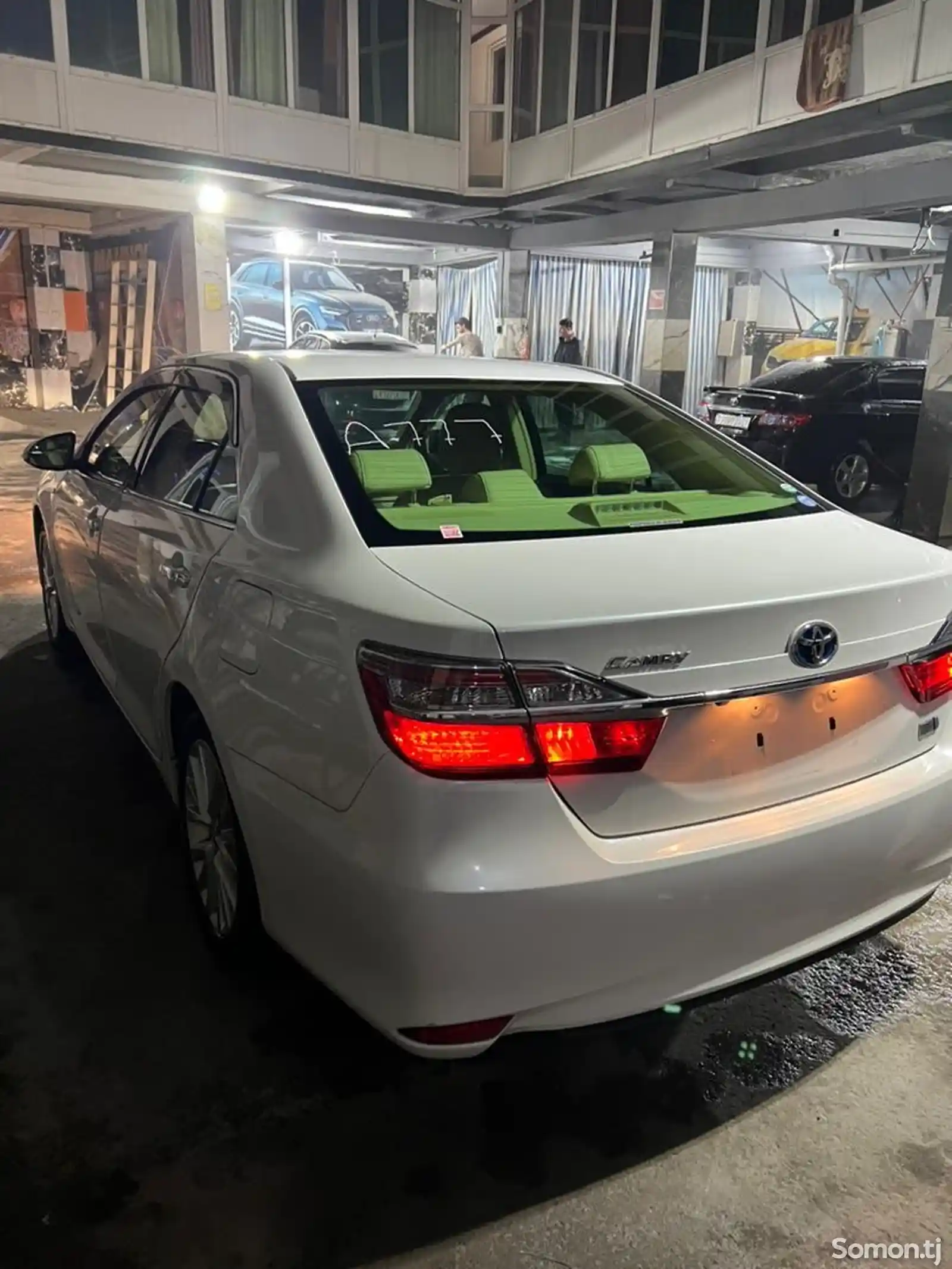 Toyota Camry, 2015-10