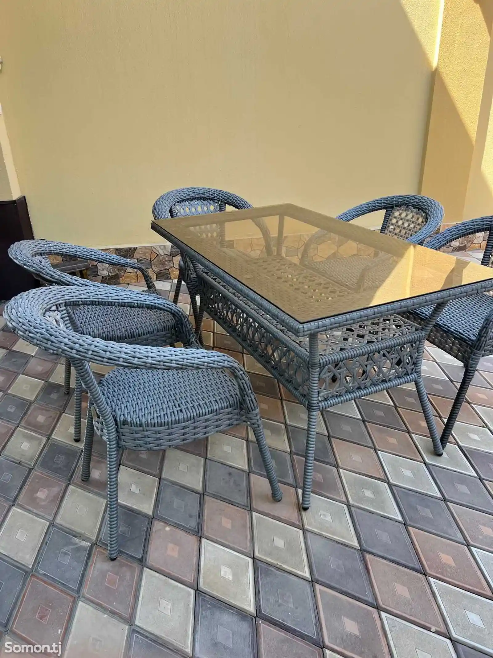 Стол и стулья для сада-2