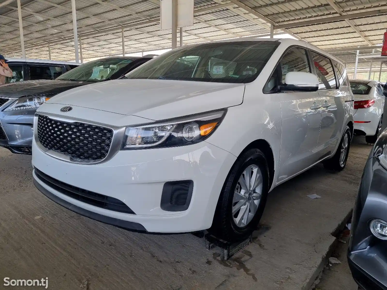 Kia Sedona, 2015-1