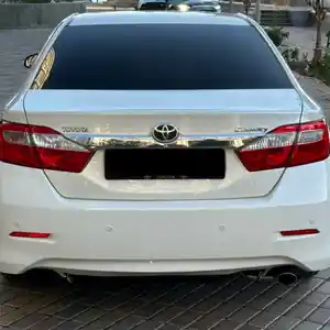 Заднее стекло от Toyota Camry 4