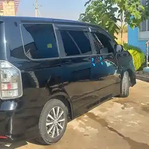 Toyota Alphard, 2011