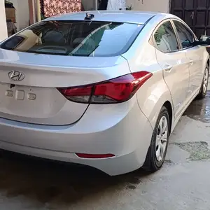 Hyundai Elantra, 2016