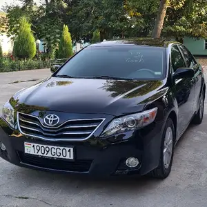 Toyota Camry, 2011