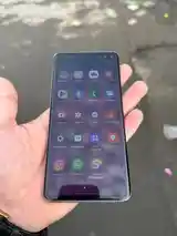 Samsung Galaxy S10 Plus-4