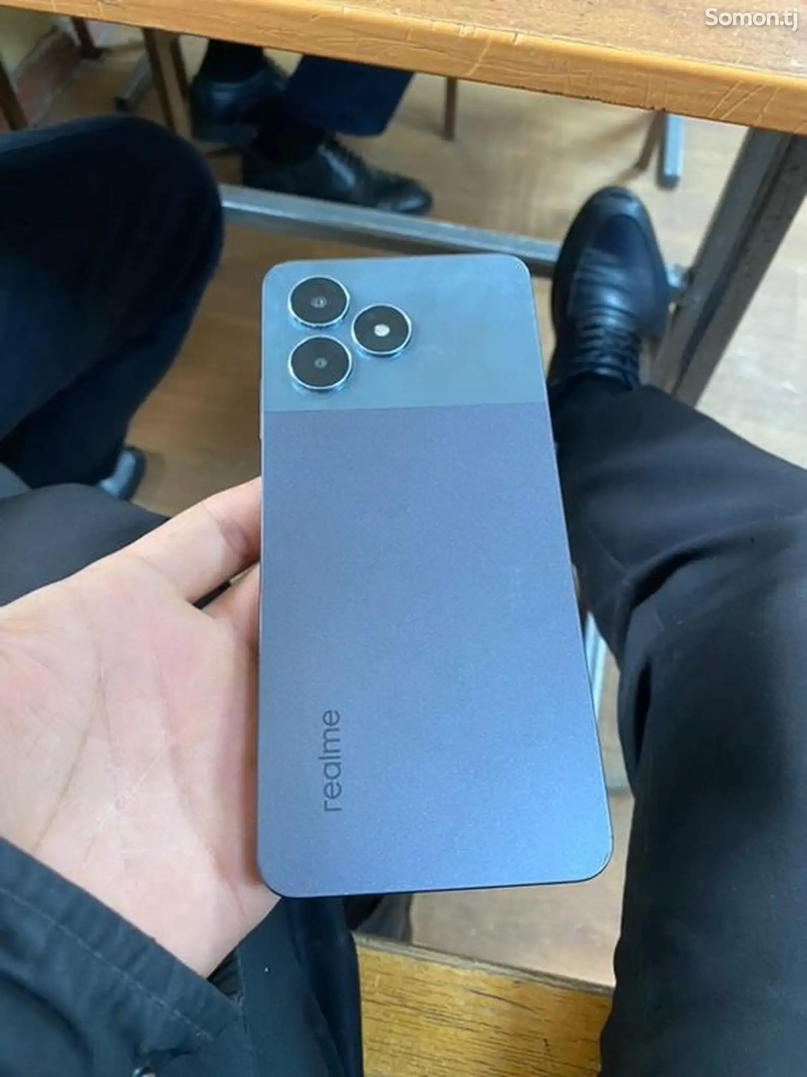 Телефон Realme-1