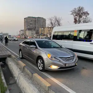 Hyundai Sonata, 2011